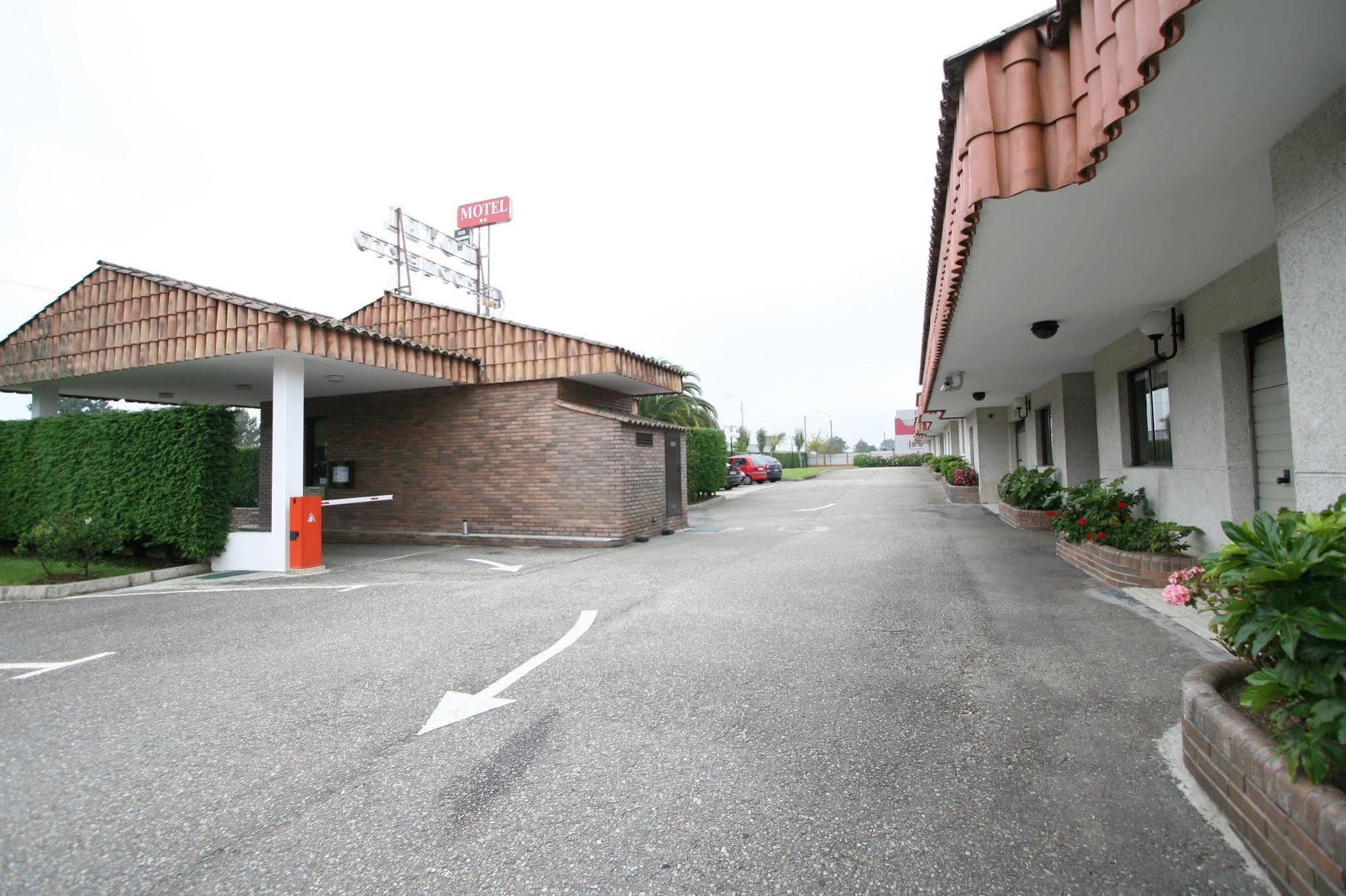 Motel Aeropuerto Vigo Luaran gambar